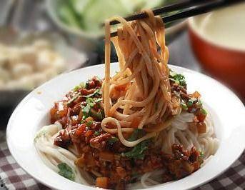 娱乐吃瓜酱面条哥,娱乐吃瓜界的风云人物