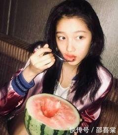 娱乐圈群众吃瓜的图片,揭秘明星幕后故事